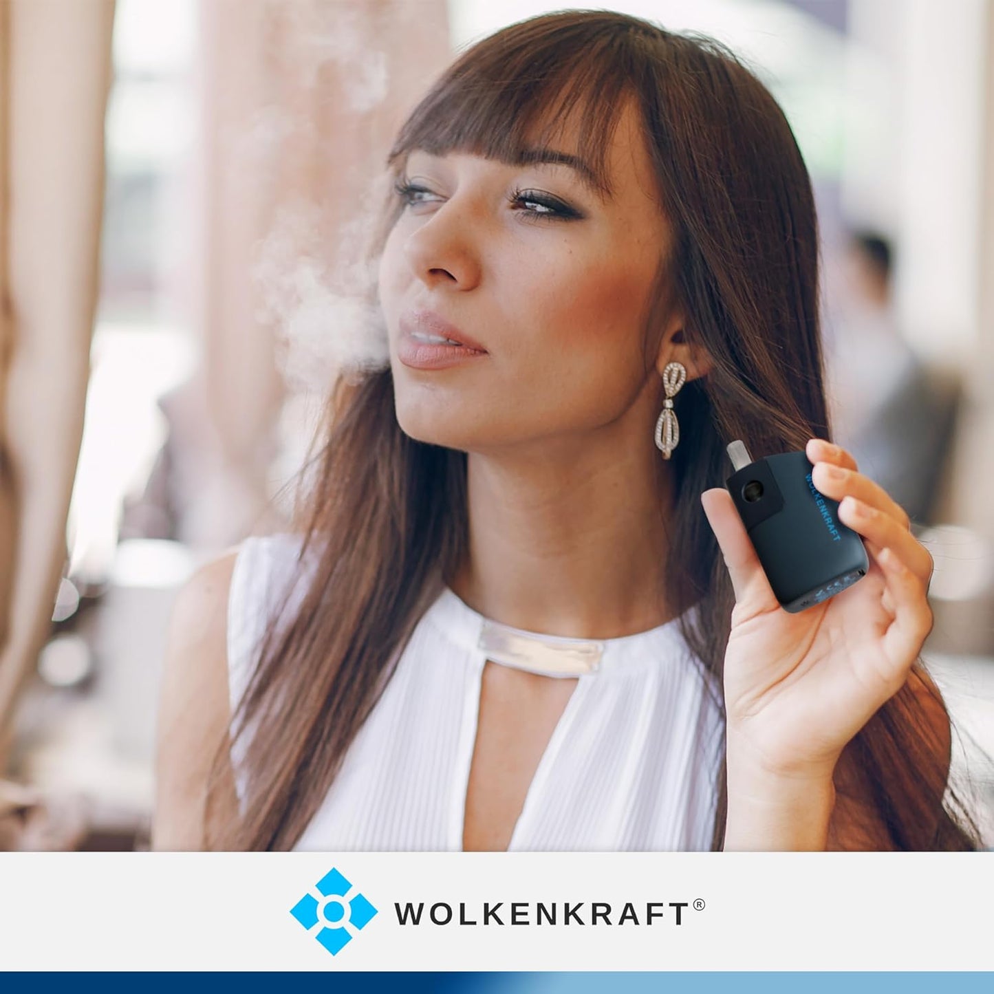 Entspanne mit dem Wolkenkraft FX Mini Ultra Vaporizer in Nachtblau, genieße stilvoll eine dampfende Auszeit.