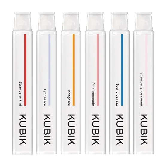 Verschiedene Kubik Vape-Sorten in einer Reihe, darunter Strawberry Kiwi und Mango Ice - ideal für vielfältige Vaping-Erlebnisse.
