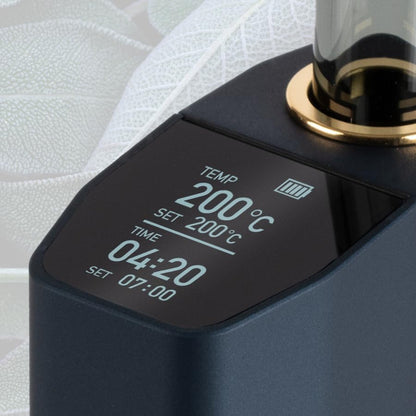 Display und Design des Äris Ultra Vaporizers in Night Blue, zeigt Temperatur von 200°C und Zeit, stilvoll und modern.