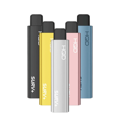 Fünf farbige HQD Surv+ Vapes, darunter der leckere Blaubeere-Zitrone-Geschmack Blurry Lemon, vor weißem Hintergrund