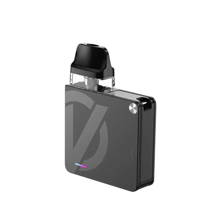Vaporesso XROS 3 Nano Kit in tiefem Schwarz, ein stilvolles Pod-Kit für den modernen Dampfer, das Eleganz und Raffinesse ausstrahlt.